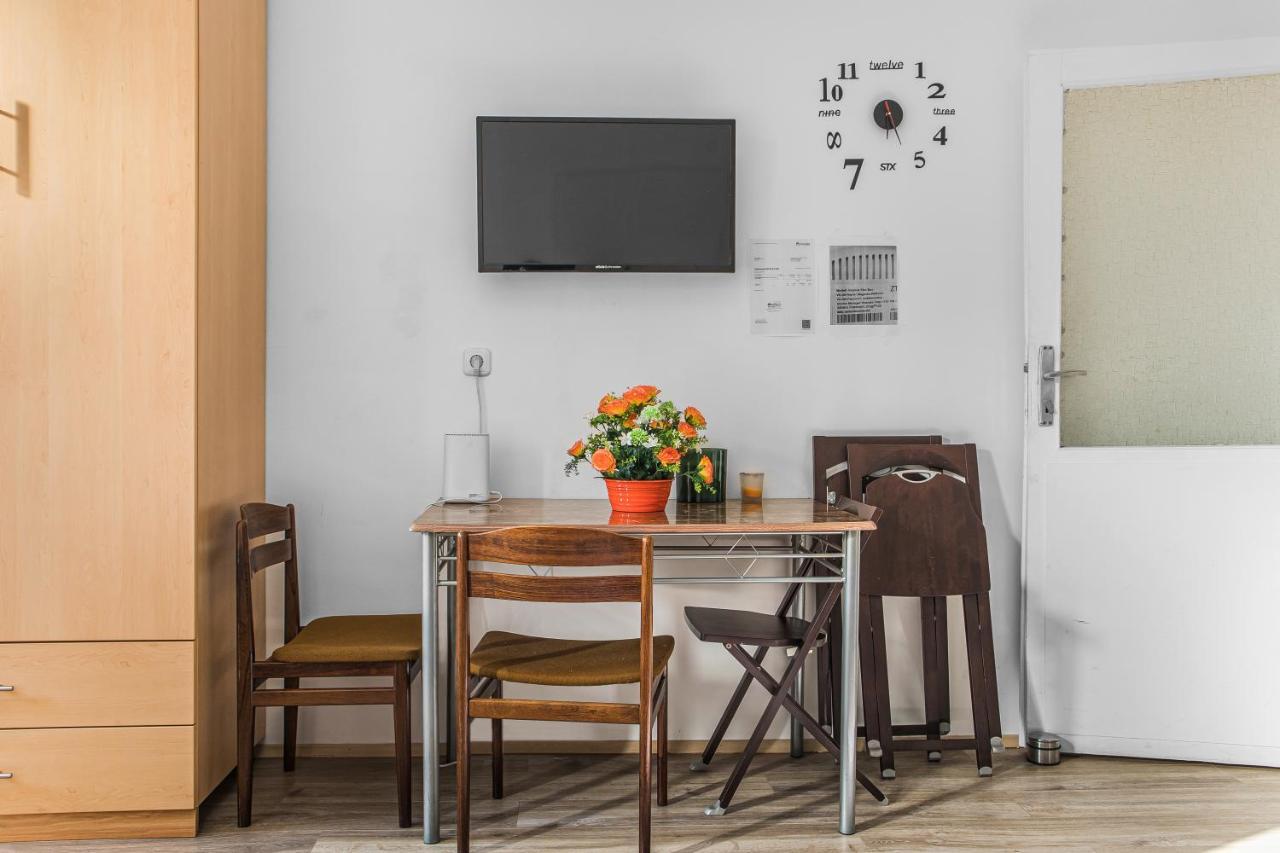 Cozy 1Br Apt. Near Millenium Tower & Danube River Appartement Wenen Buitenkant foto